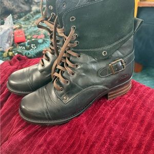 Taos Crave Black Leather Boots